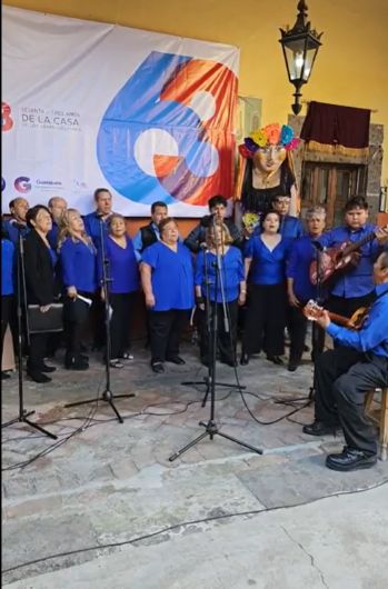 Mostrar detalles de La Rondalla del Amor interpreta Baladas, Boleros y Música Tradicional Imagen de La Rondalla del Amor interpreta Baladas, Boleros y Música Tradicional
